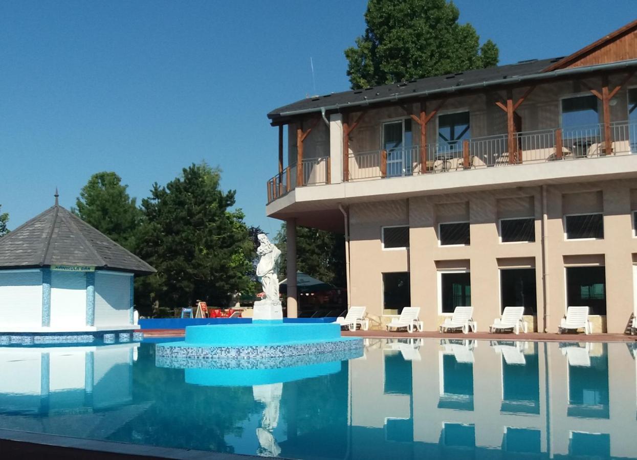 Hotel Oazis Wellness Panzio Szigetszentmiklós Zewnętrze zdjęcie