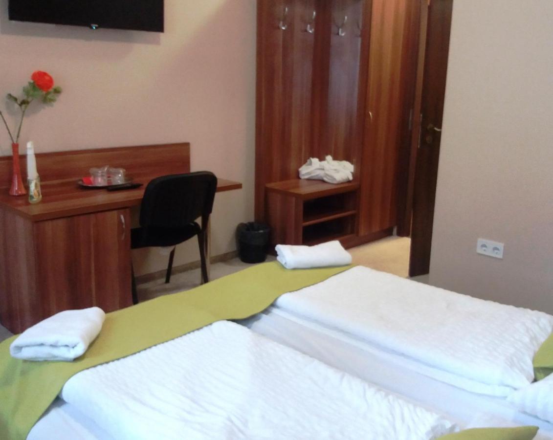 Hotel Oazis Wellness Panzio Szigetszentmiklós Zewnętrze zdjęcie